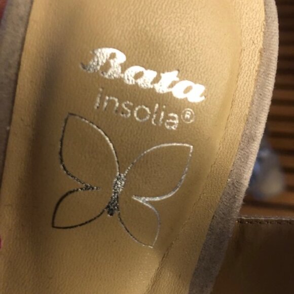 Bata Grey n White Platform Clogs, size 8 - Picture 2 of 7